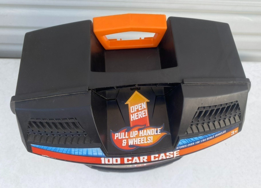 Hot Wheels 100-Car Rolling Storage Case With Retractable Handle Black Wheels