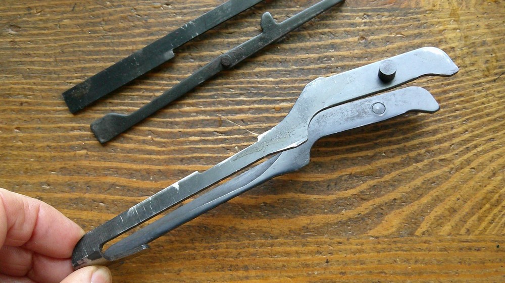 Mossberg 500 12ga Elevator & Stops Good Shape 590