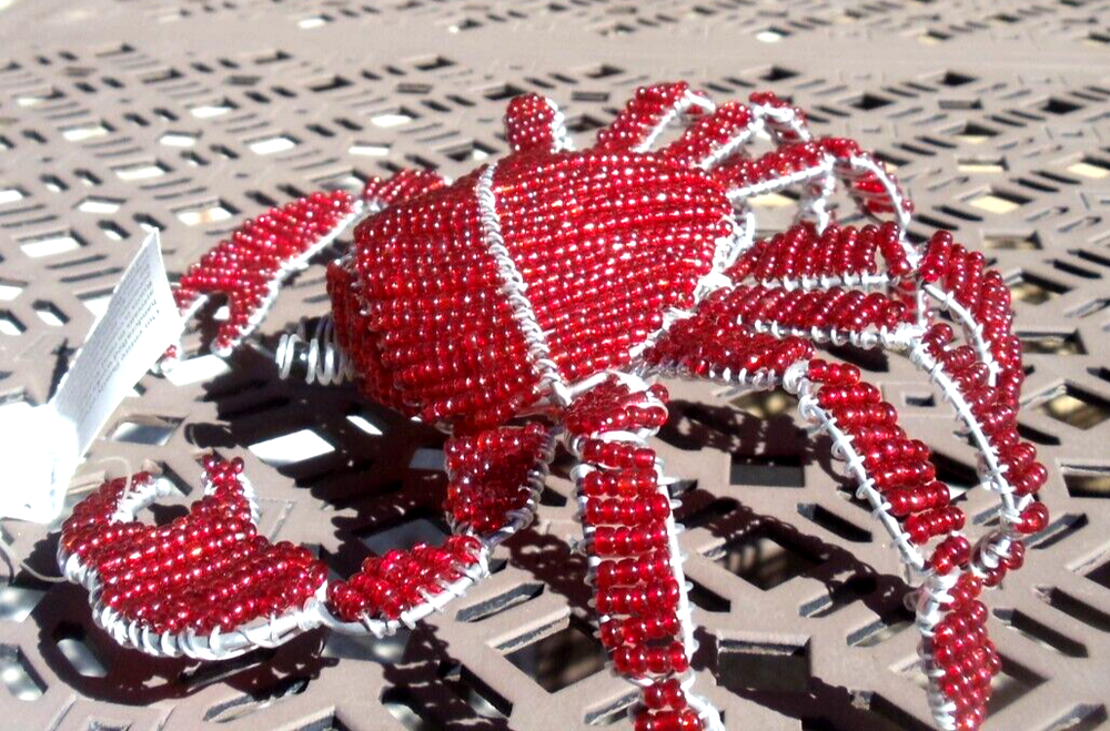Beaded land: Red crab