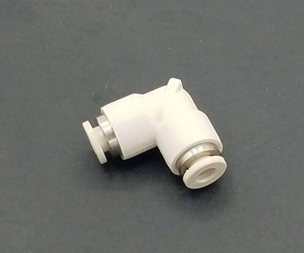 E'line Elbow Plug Connection 4 - 4 Eversys