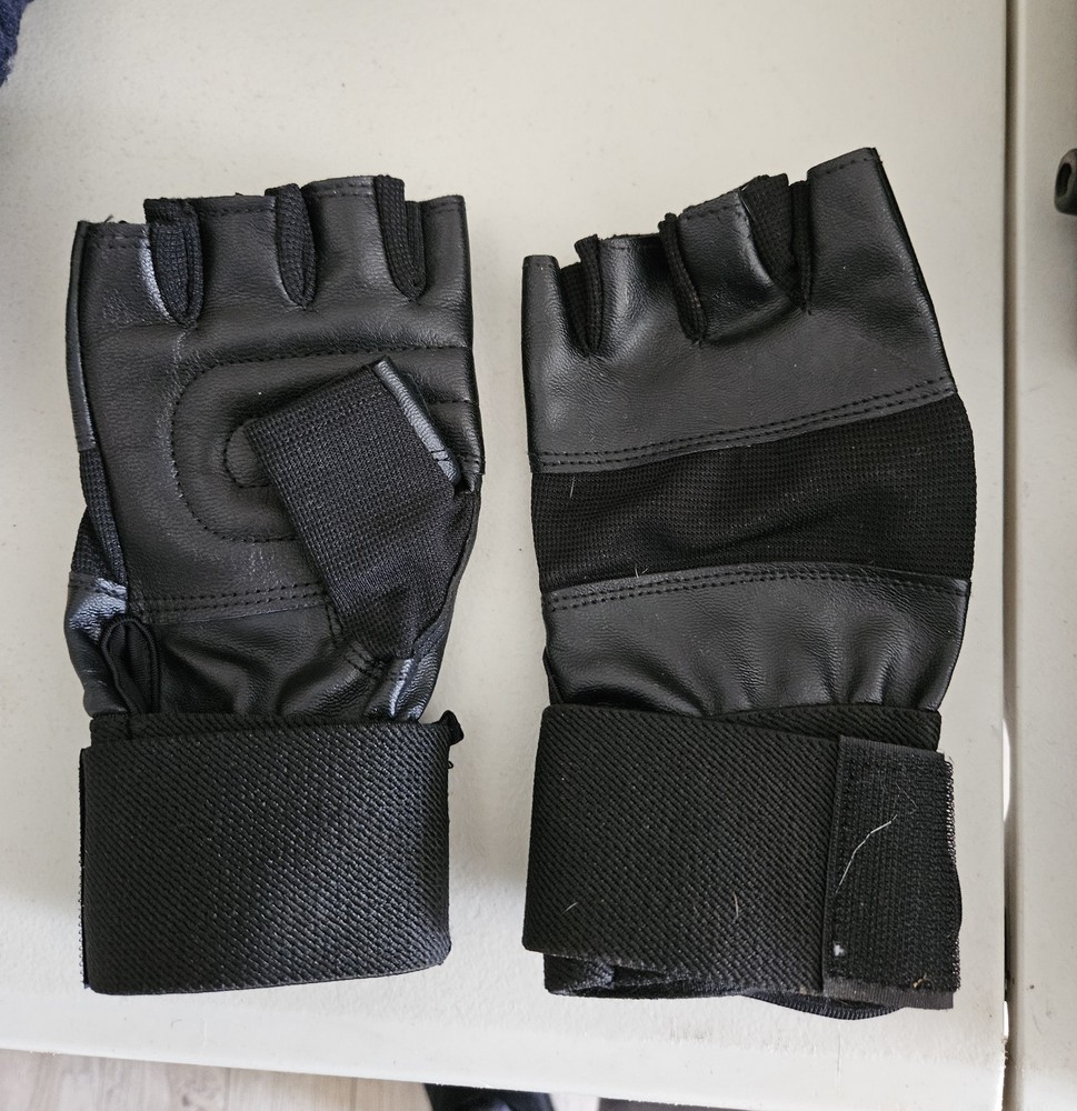 Women's Lifting Gloves. Size Small.