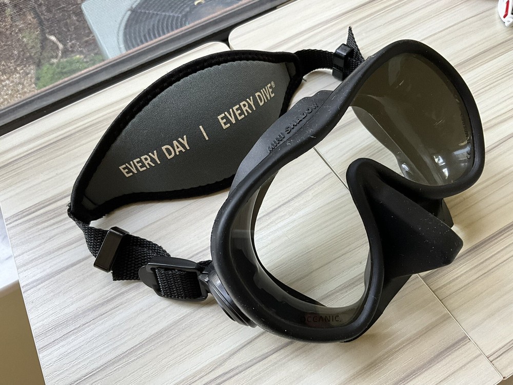 Oceanic Mini Shadow Mask (Black)