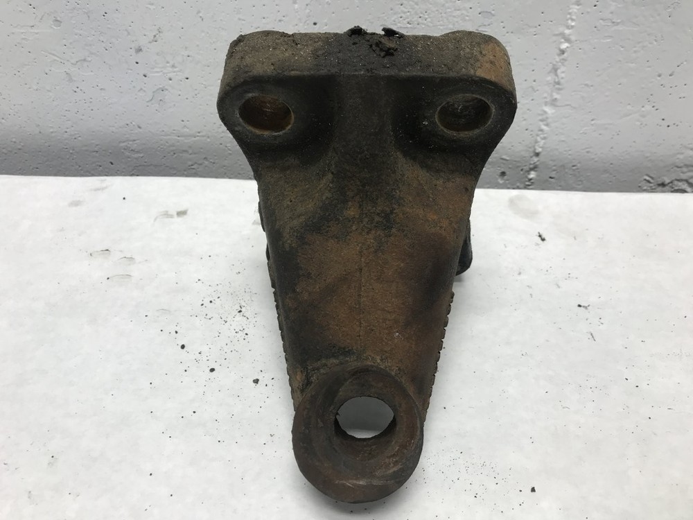 Mack E7 Engine Mount - Used | P/N 158GBK4539AM