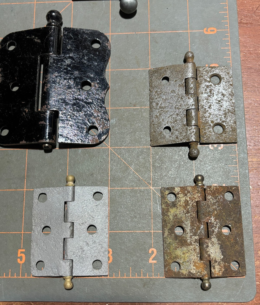 7 Vintage Cannonball Tip Hinges. Various sizes.