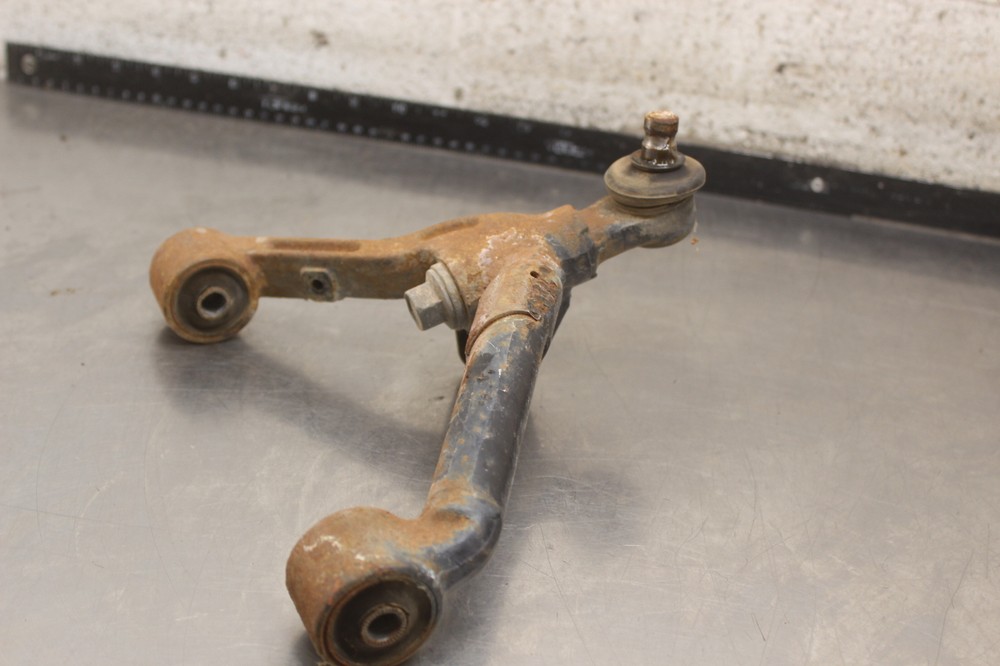 1989 Suzuki Quadrunner 250 LTF250 2x4 FRONT UPPER RIGHT CONTROL A ARM H135