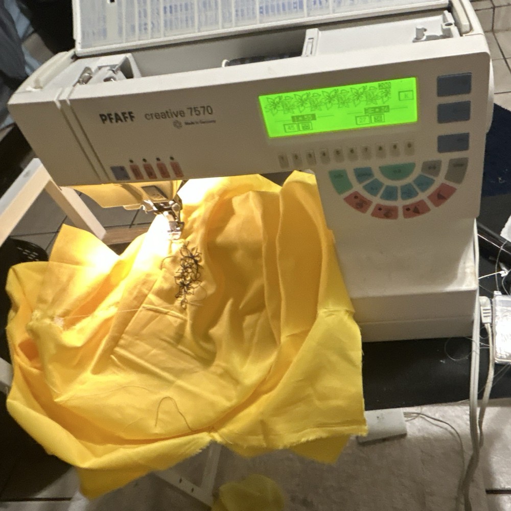 PFAFF creative 7570 Computerized Sewing Embroidery Combo Machine Portable