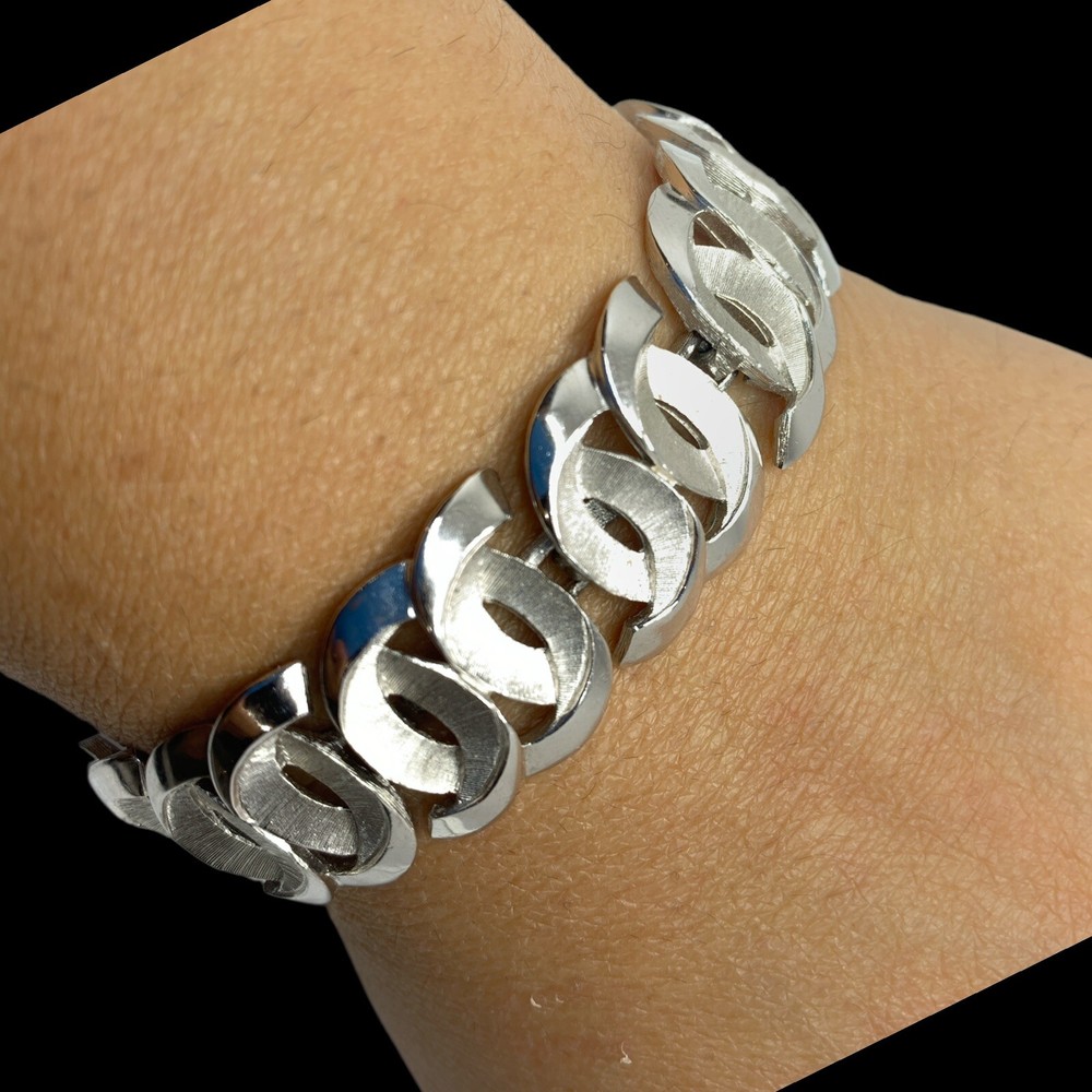trifari silver tone bracelet 7"