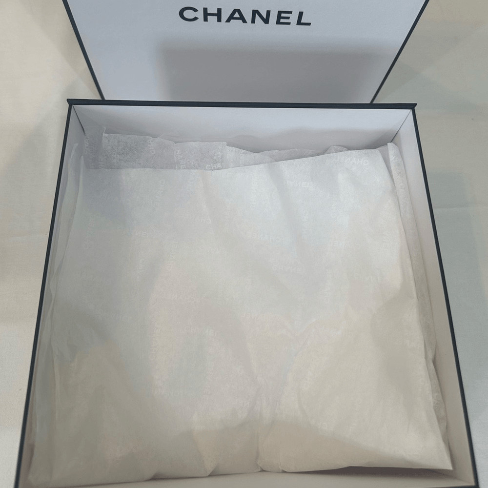 CC Elegant White Box with Black Edges
