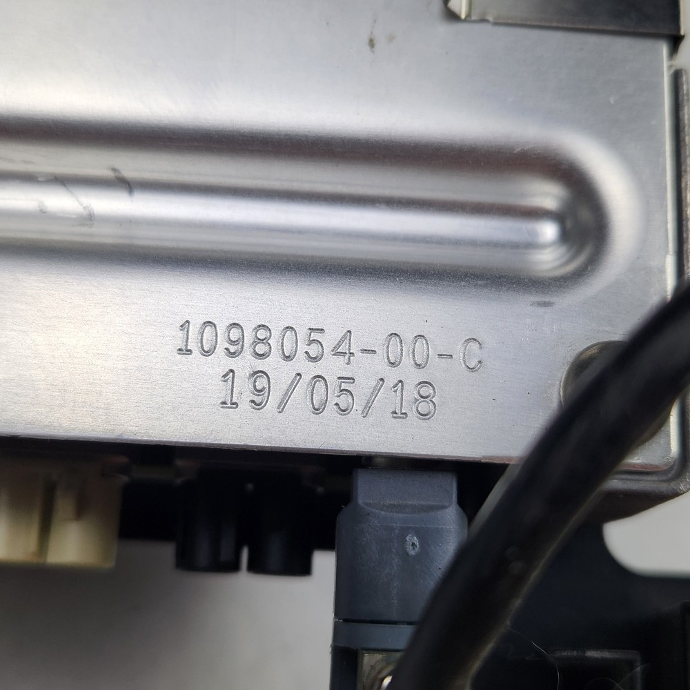 ✅ 2017-2019 OEM TESLA Model 3 Performance Media Computer Control Unit Module MCU