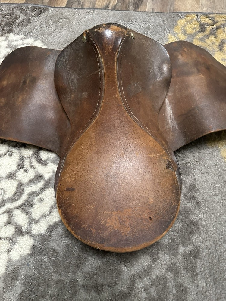 english riding saddle