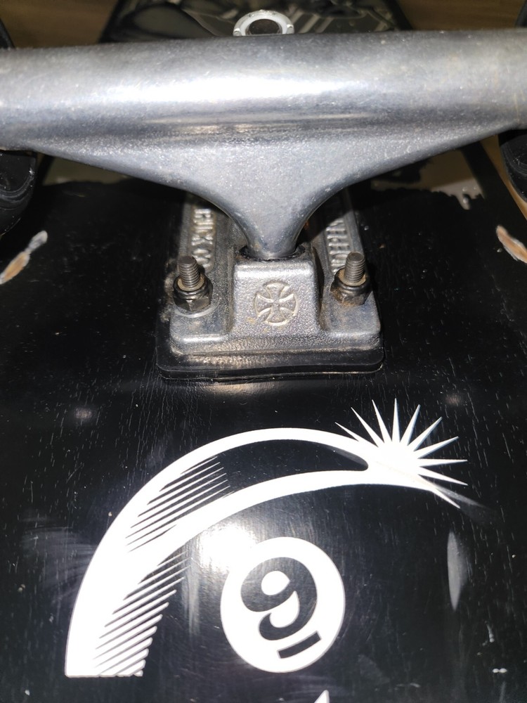 Sector 9 Complete Board w/Independent Trucks