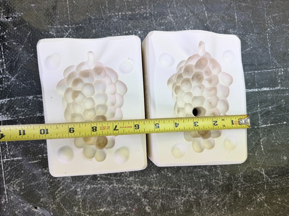 VINTAGE BOOTHE CERAMIC MOLD #1127 GRAPES
