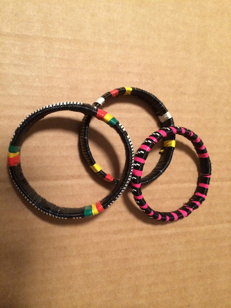 Lot of 3 Bracelets . New . 2 1/2 "