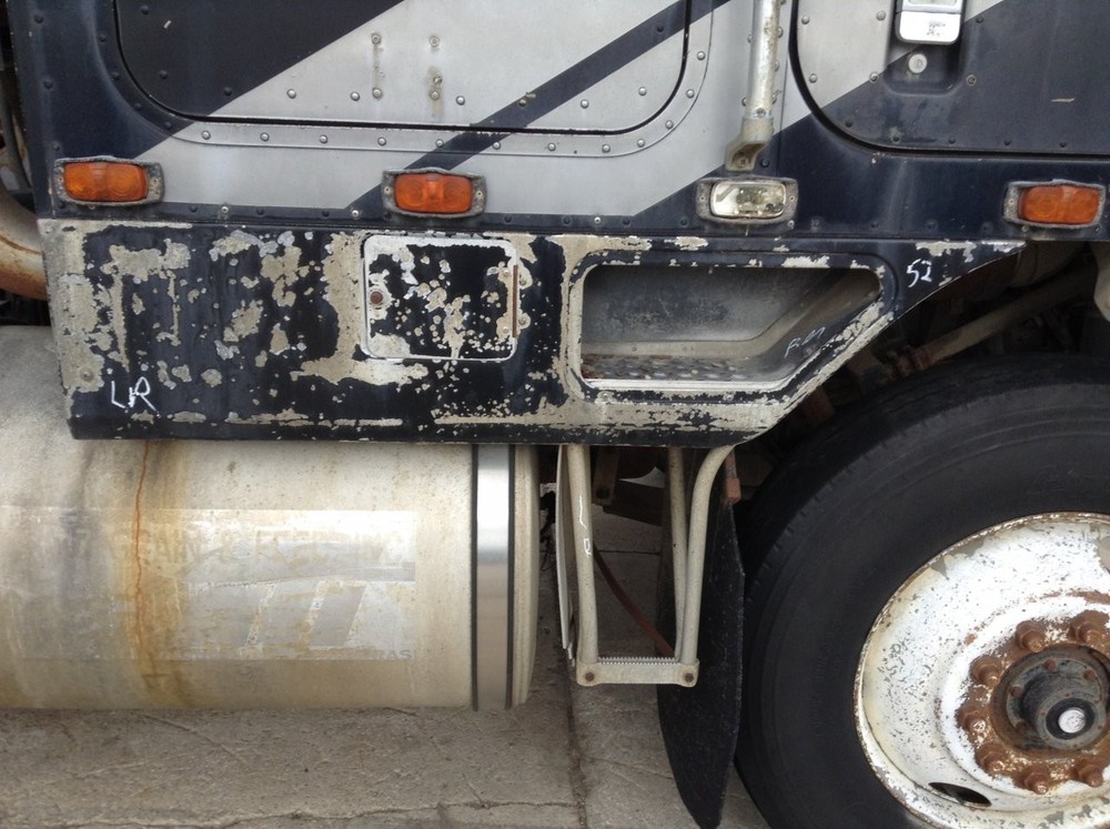 International 9670 ALUMINUM CAB Panel