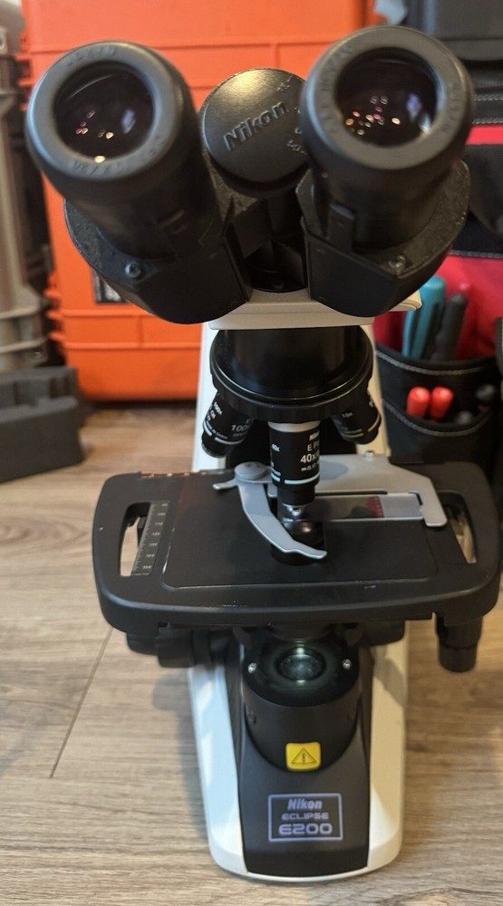 Nikon Eclipse E200 LED Binocular Microscope