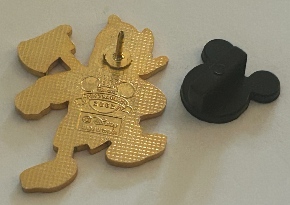 Donald Duck Firefighter Trading Pin