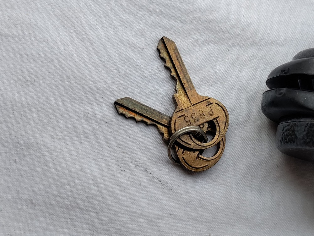 Vintage Master Lock Co. Trigger Locks-P250 "2 keys"