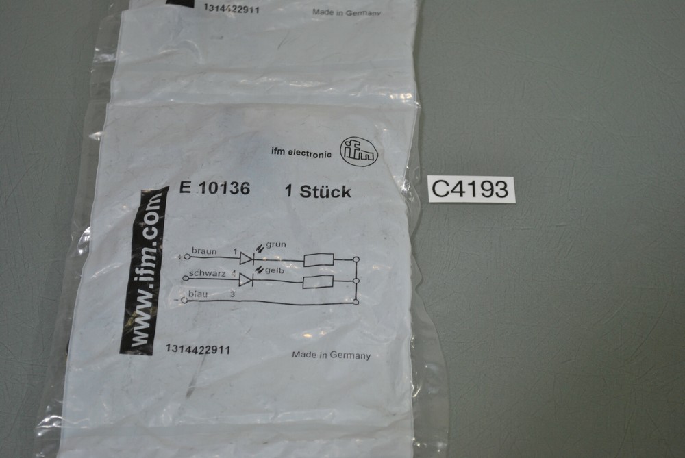 IFM Electronic E10136 Connector Female *bundle 4 pieces* (C4193-R59)