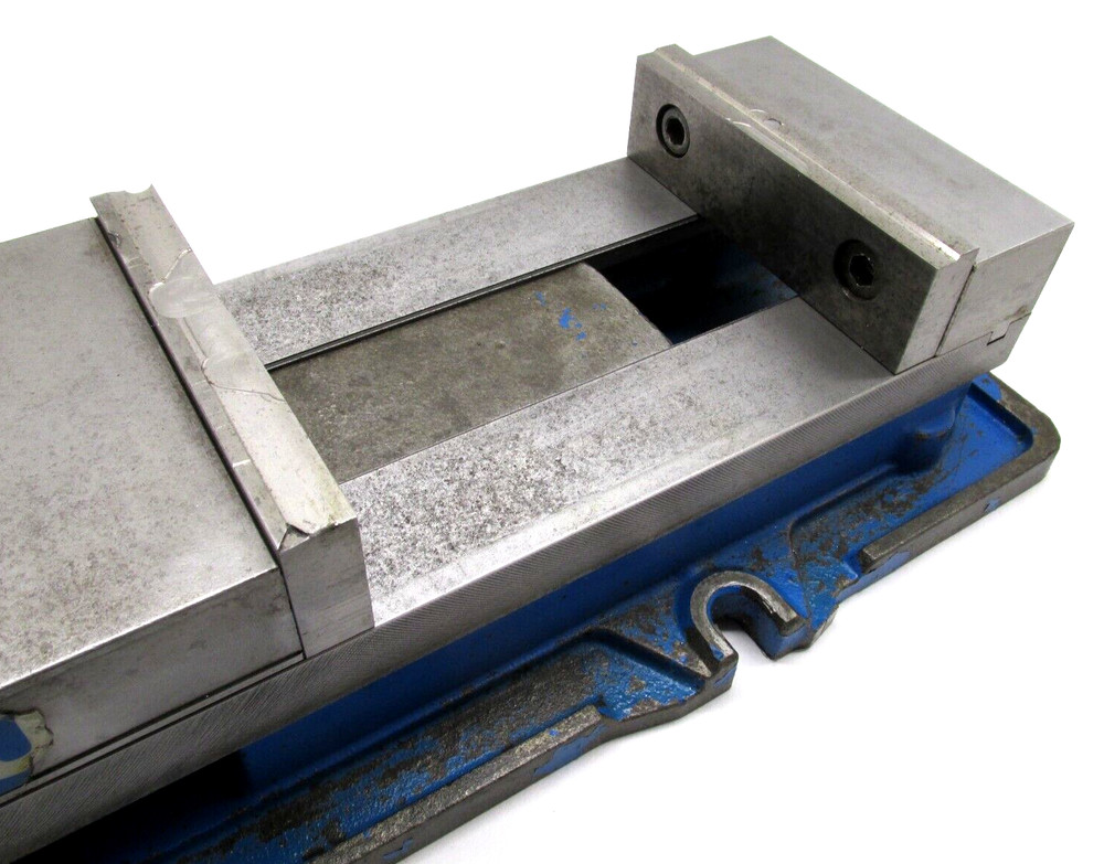 KURT ANGLOCK 6" MILLING MACHINE VISE w/ JAWS & HANDLE - #D675