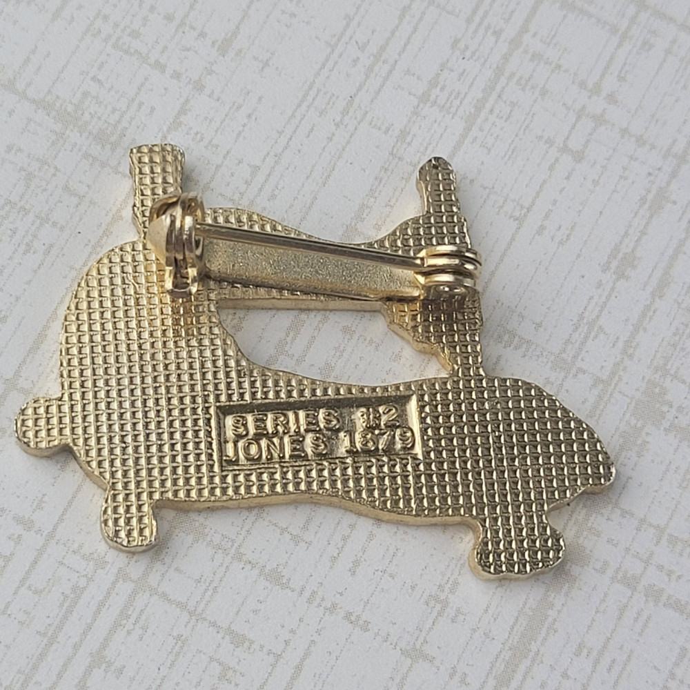Antique Style Sewing Machine Enamel Pin
