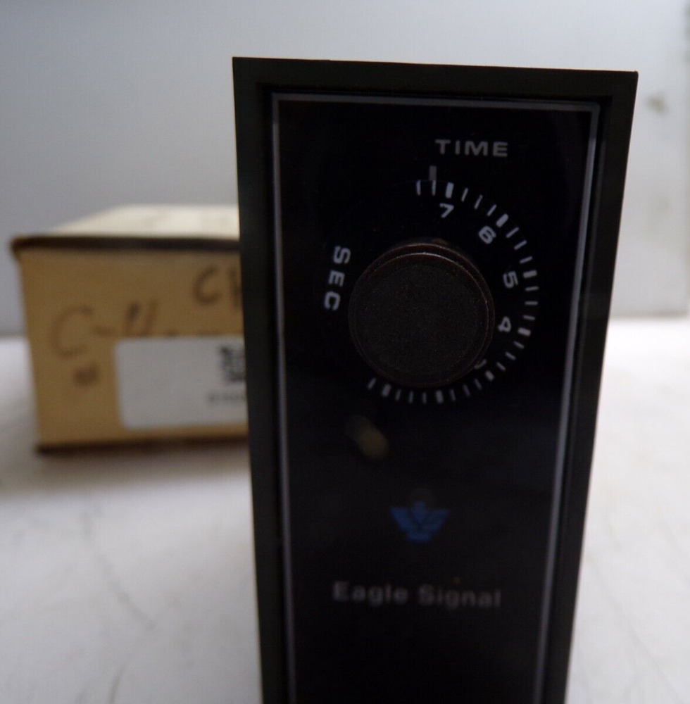 NEW EAGLE SIGNAL DG100 SOLID STATE TIMER 120 VAC DG102A3