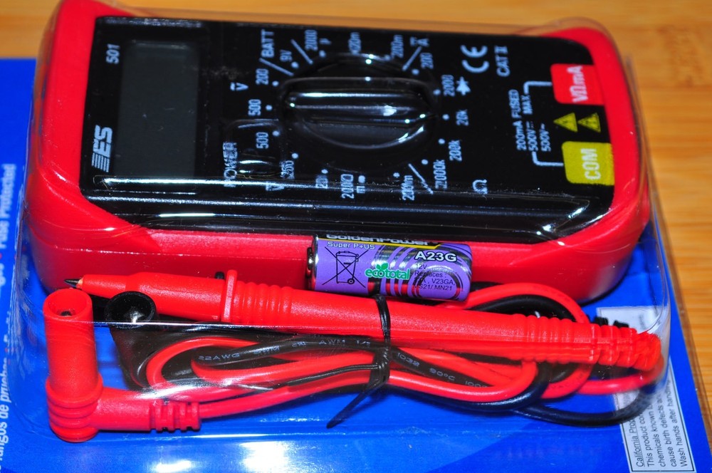 Electronic Specialties ESI 501 DIGITAL MULTIMETER with tester leads
