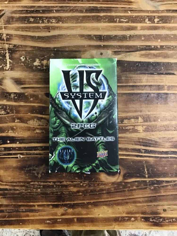 Upper Deck VS System Core Set The Alien Battles (JE)