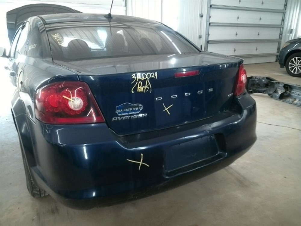 AVENGER 2013 High Mounted Stop Light 104834162