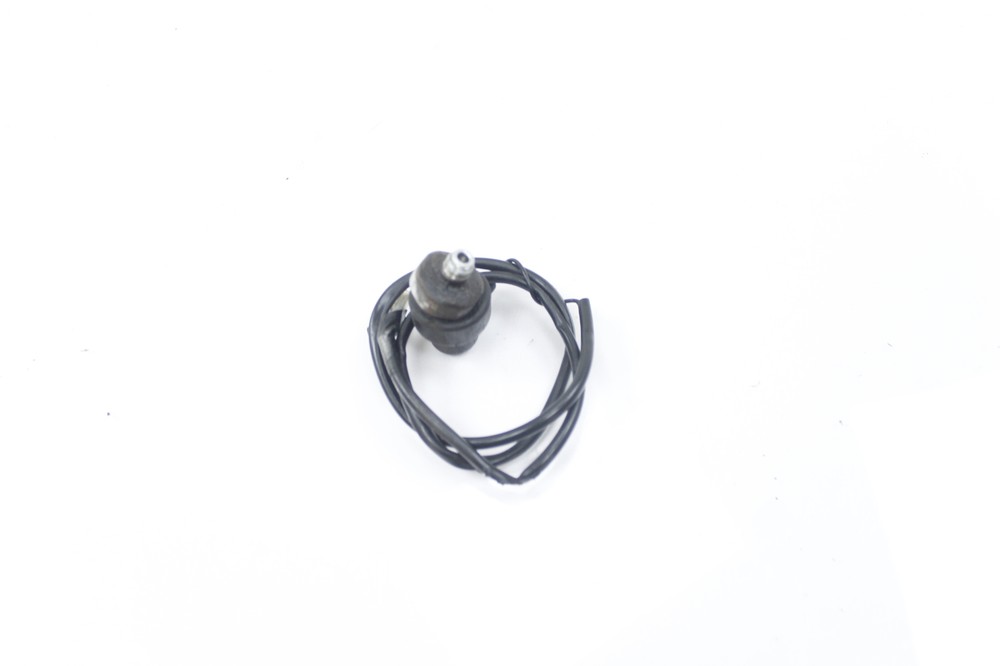 99-02 SUZUKI SV650 OIL PRESSURE SENSOR