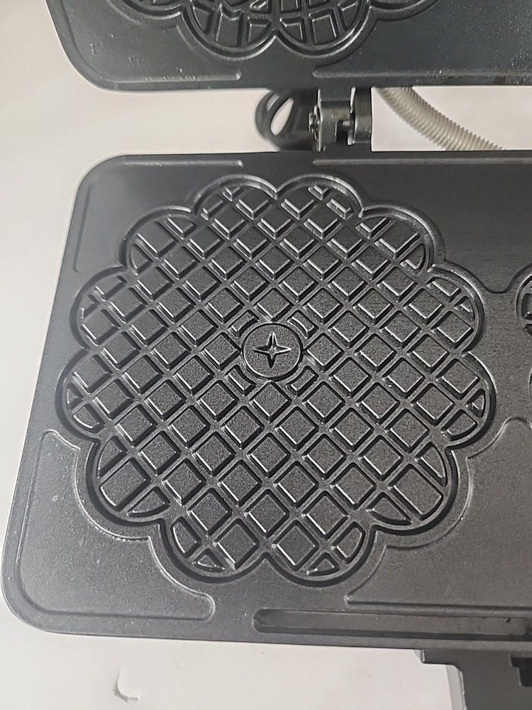 MasterChef Pizzelle Maker Non-Stick Electric Cookie Baker Press Gordon Ramsay