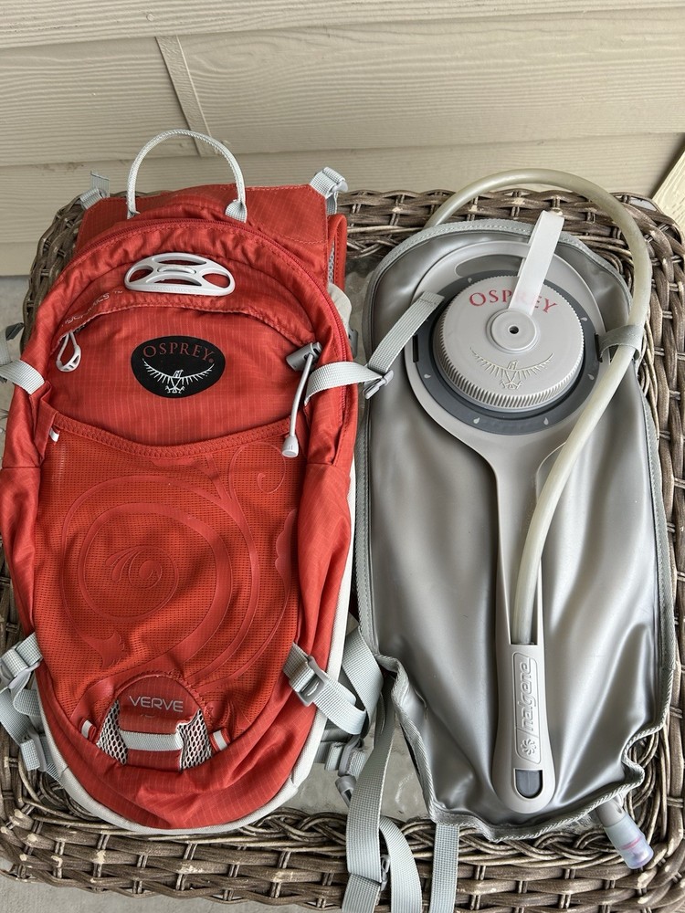 OSPREY "Verve 10" Hydration Pack ***BLADDER INCLUDED** Red