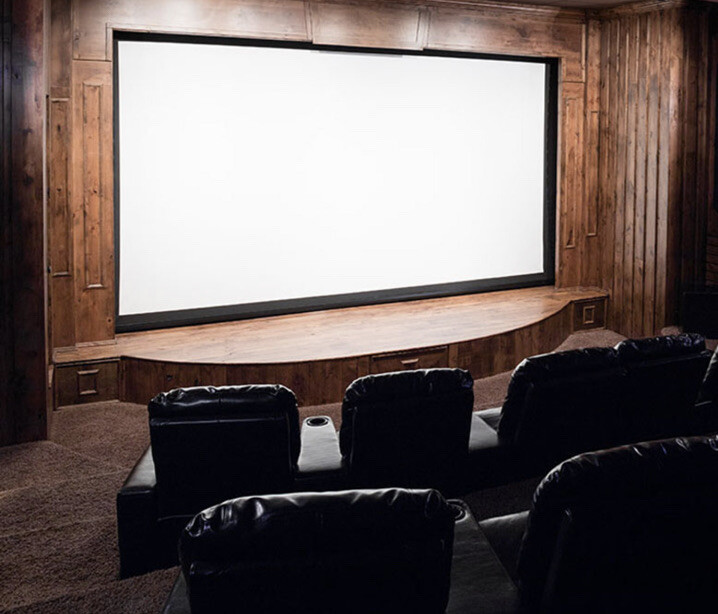 DRAPER PREMIER PROJECTOR SCREEN 104”X65”