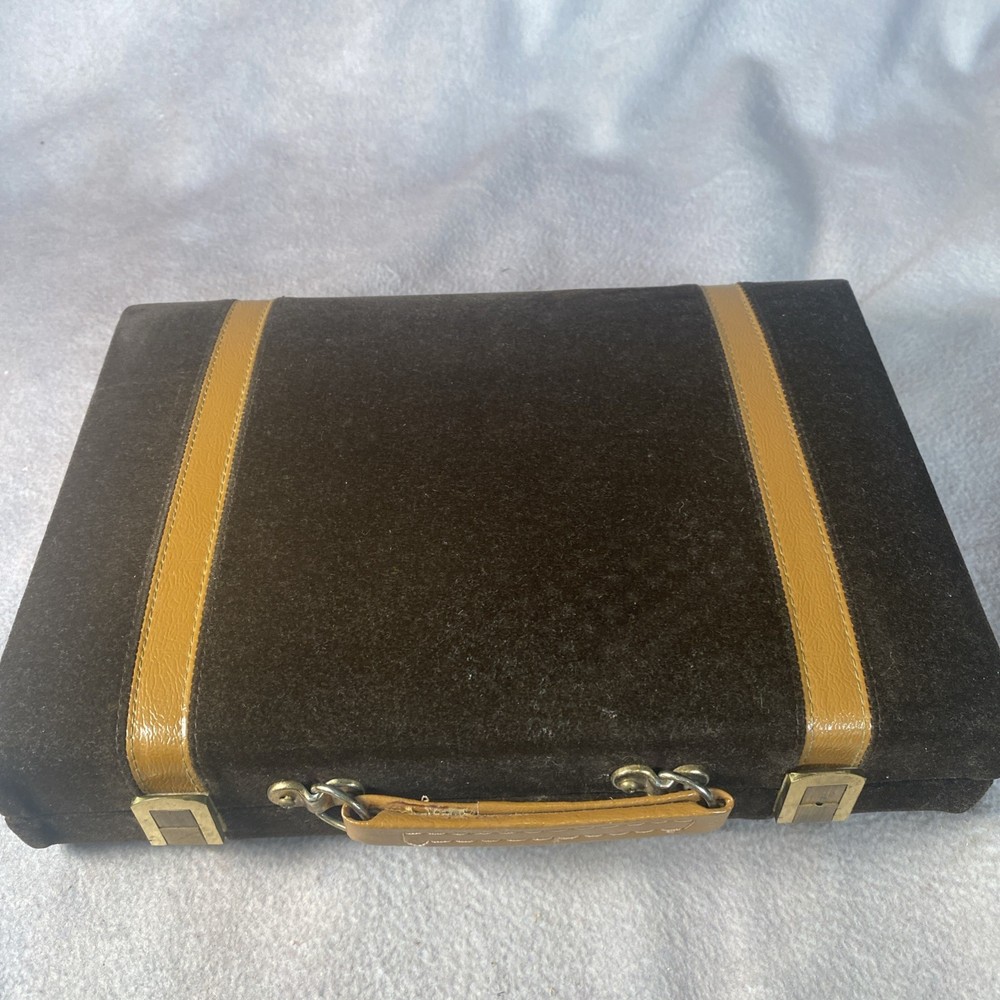 Vintage Aries backgammon set, travel-size 32 total Chips, Preowned