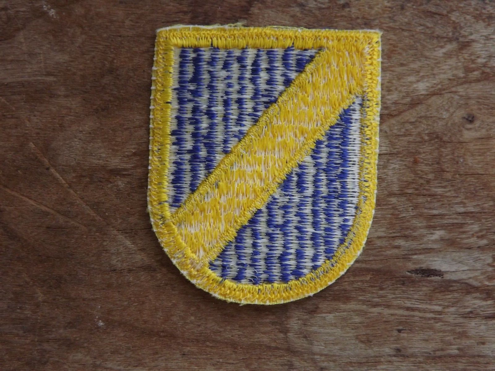 Unidentified Beret Flash #3 - INV# A5027