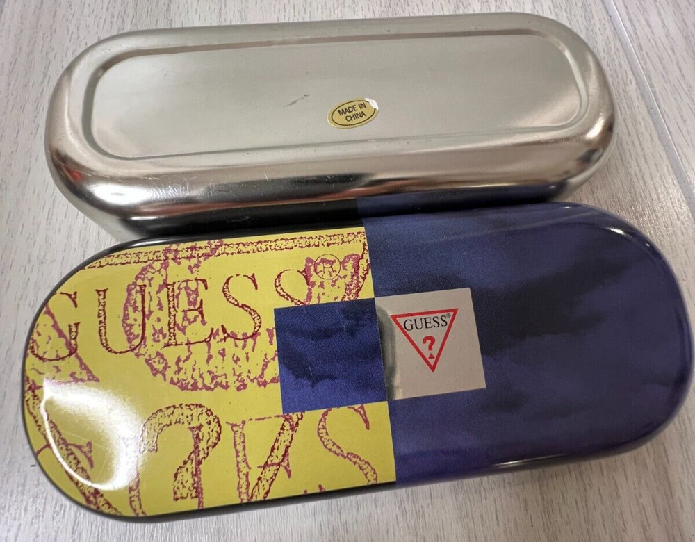 Hinged Lid GUESS Glasses Case Felt Lining Nice sunglasses case