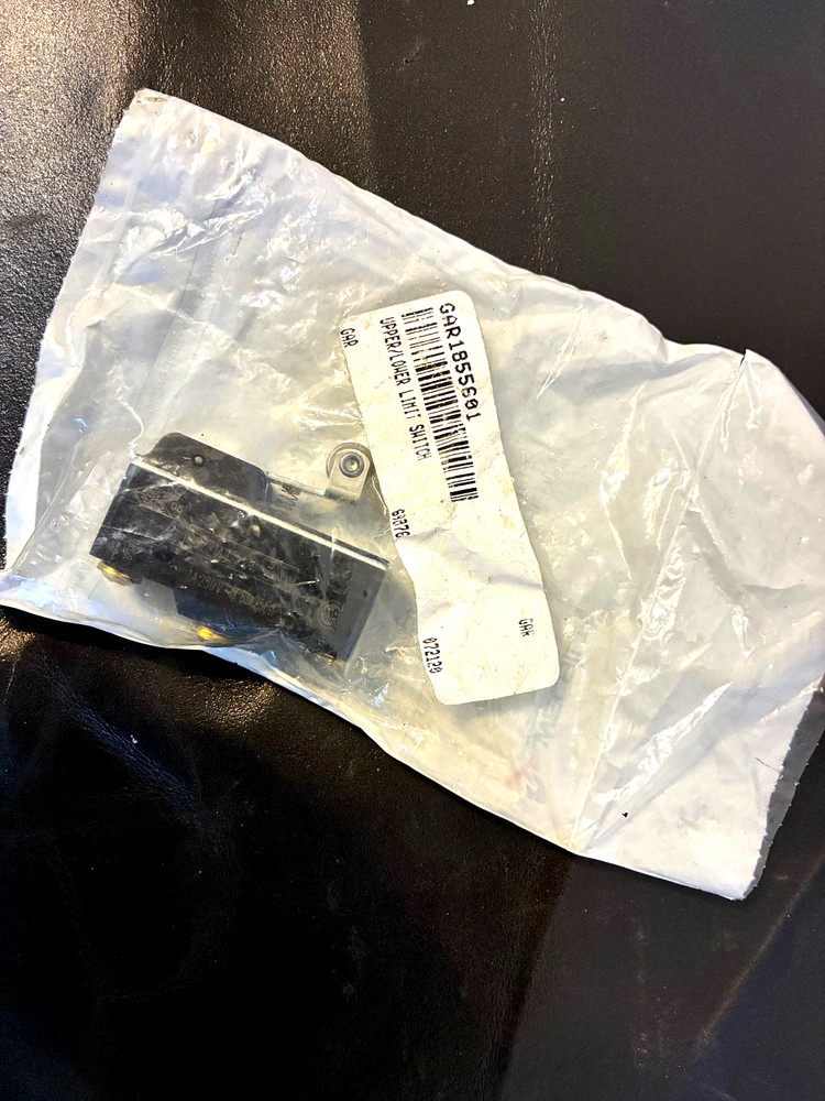 Garland (Grill) Upper/Lower Limit Roller Microswitch- NEW- Part #4603115
