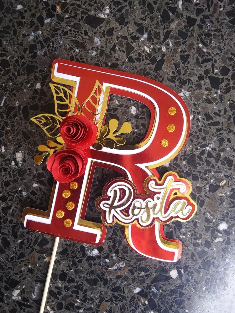 Top cake personalized with your own name 