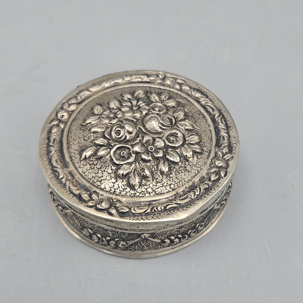 Round Repousse 800 Silver Box - Floral