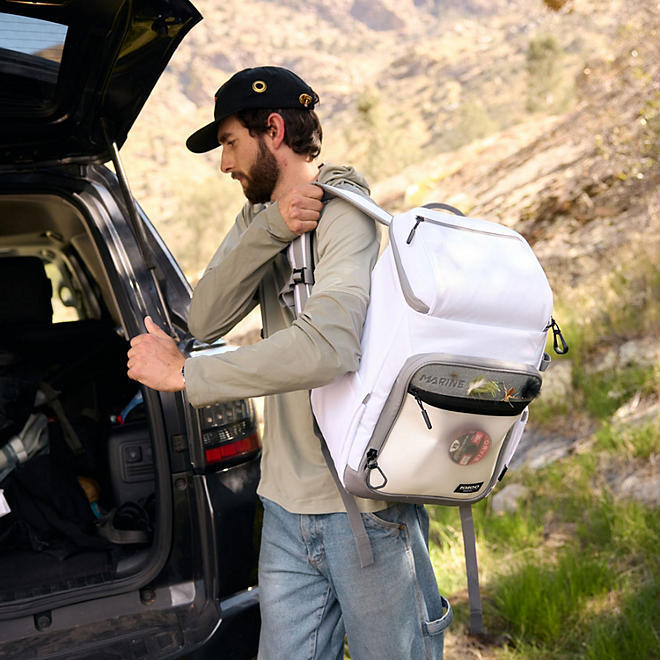 IGLOO MARINE BACKPACK Soft Side Cooler Zippered Pockets Cell Touchscreen Window