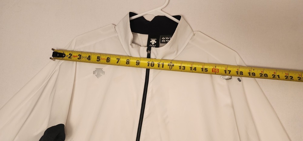 Large Descente Men's Gold Windbreaker In White.
