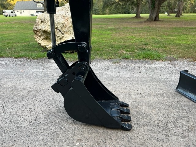 2012 JOHN DEERE 50D EXCAVATOR - PRE EMISSIONS DIESEL - ANGLE BLADE