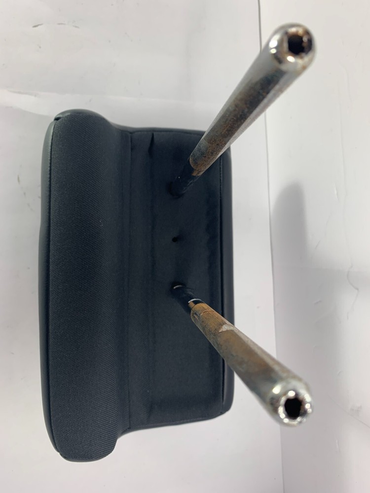 2014-2018 Jeep Cherokee OEM Second Row Headrest Center 1VL34LC5AA