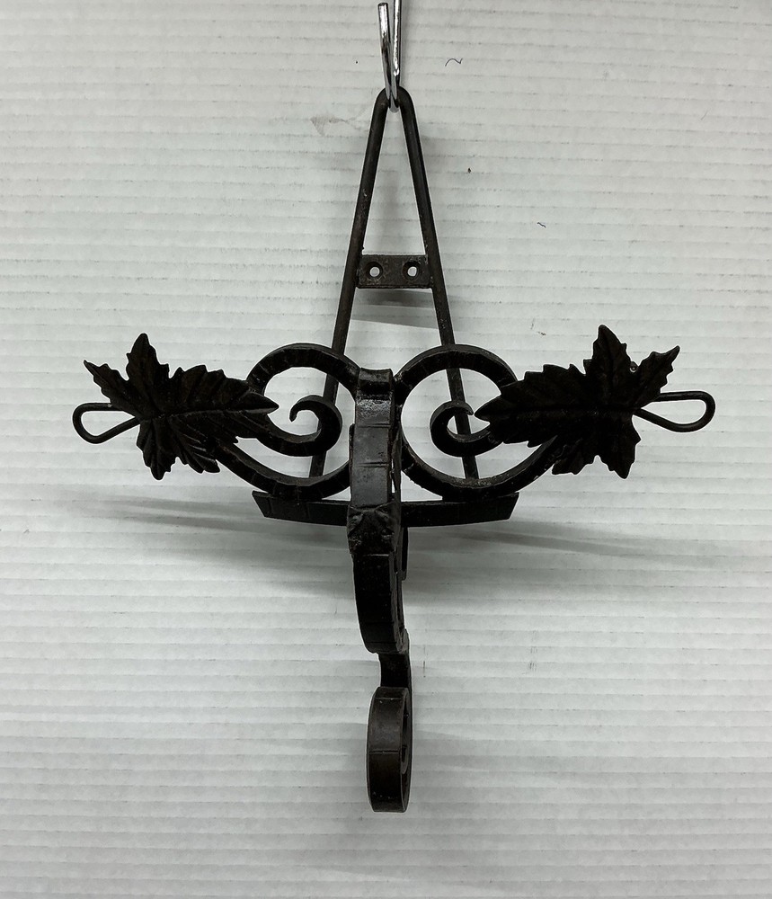 Iron Scroll Grape Leaf Wall Mounted Plate Frame Magazine Letter Paper Holder