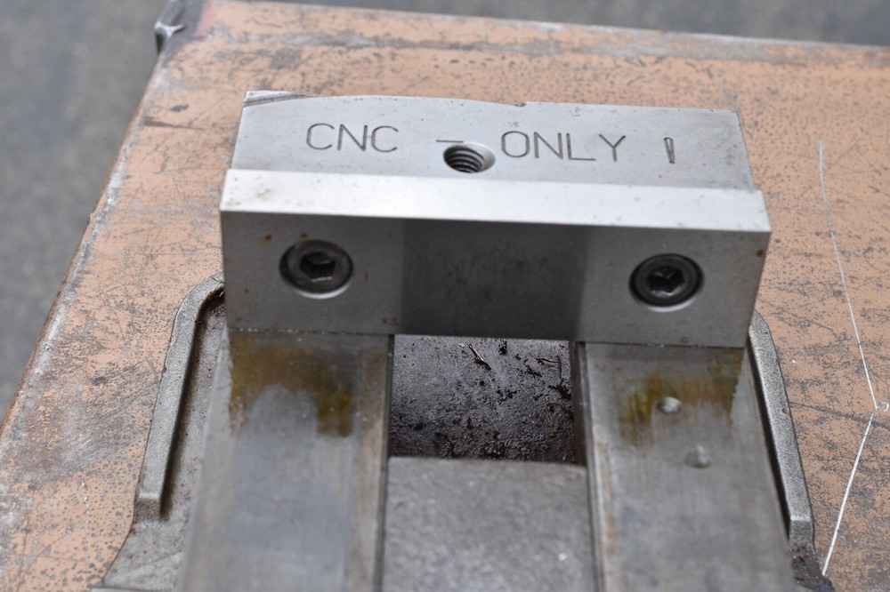 KURT D675 6" Milling Machine Vise
