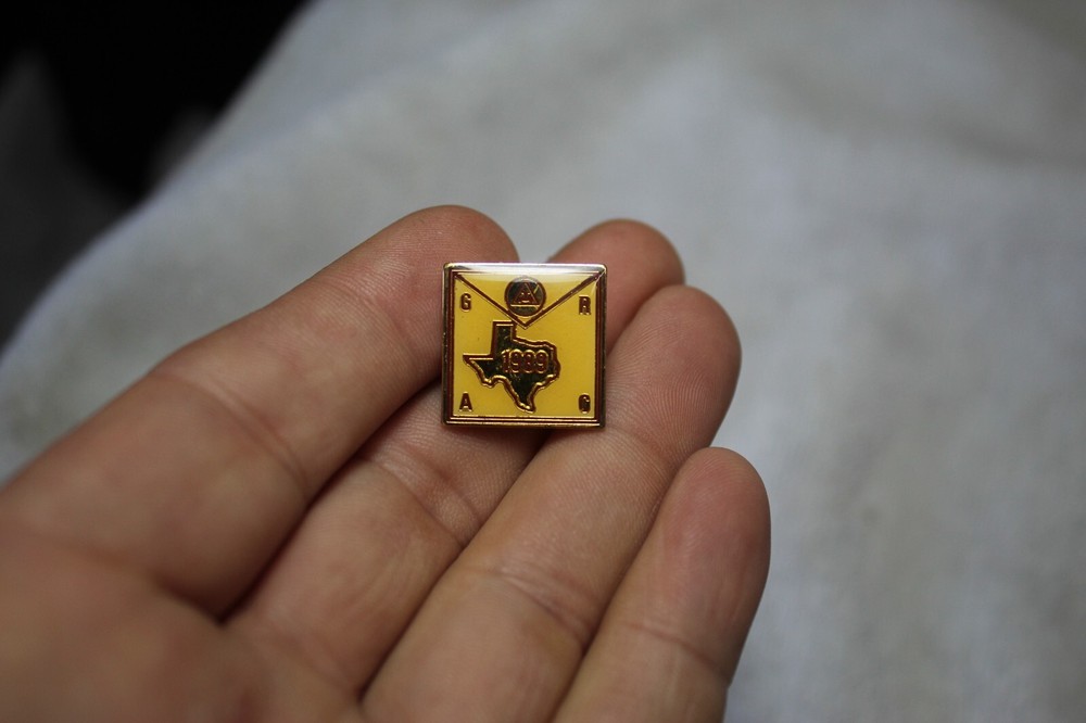 Masonic Lapel Pin, Square Yellow GRAC 1989 Texas