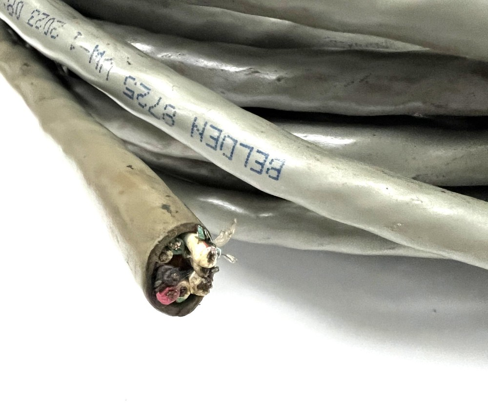 BELDEN 8725 CABLE 25 AWG STANDED POLYETHLENE INSULATION APPROX LENGTH 66FT
