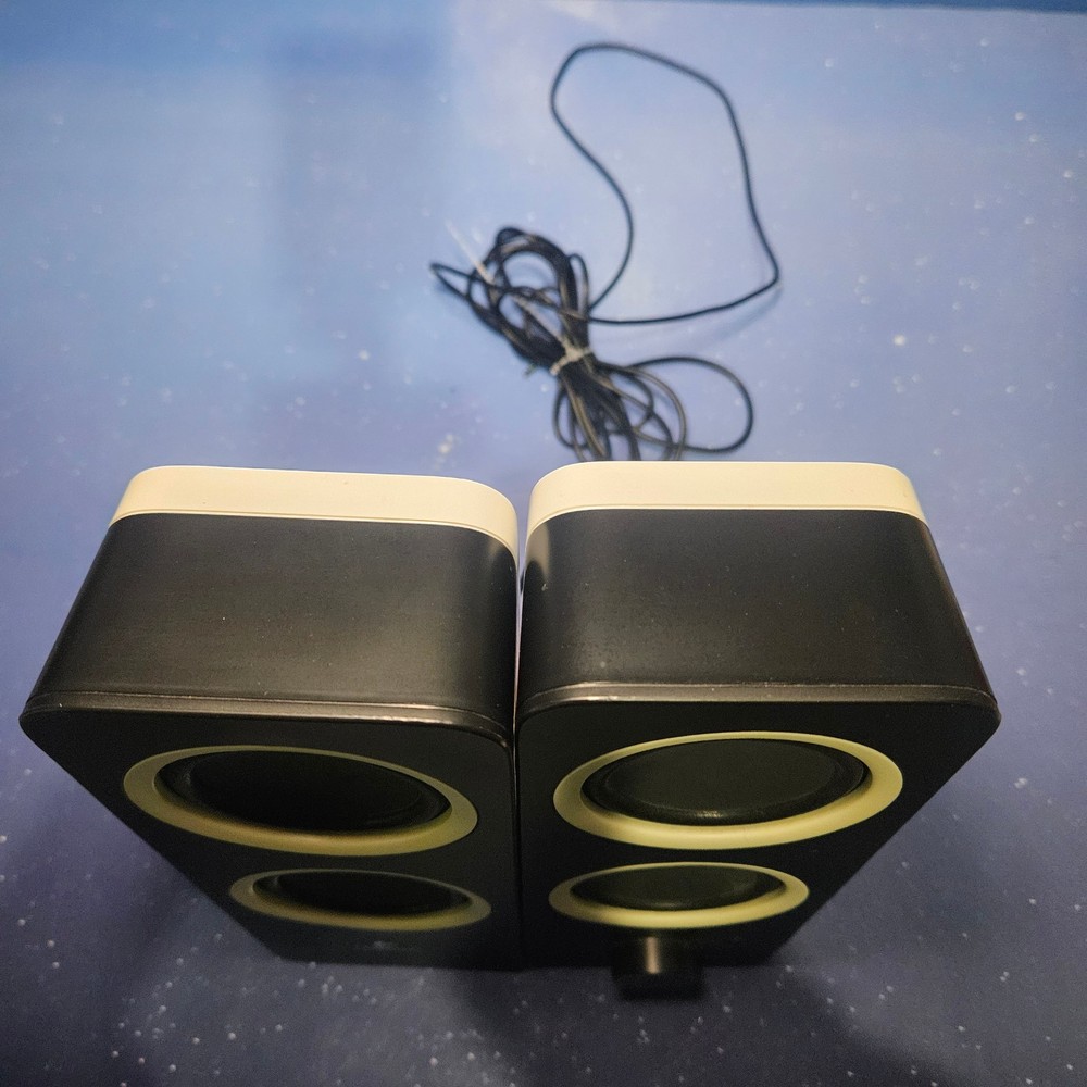 Logitech Z200 10W Multimedia Speakers does not include power cord