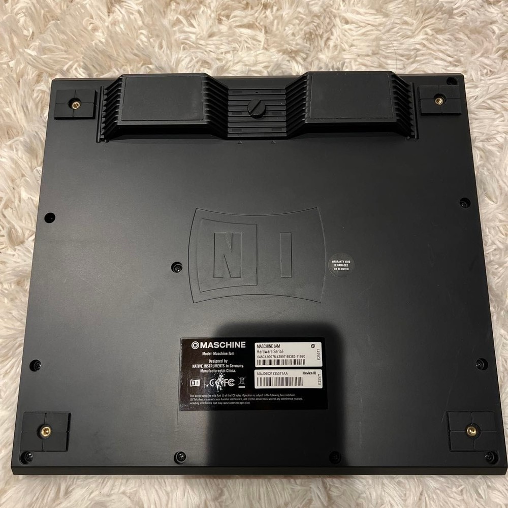 Native Instruments Maschine Jam Production Controller MIDI USB Pad Sequencer