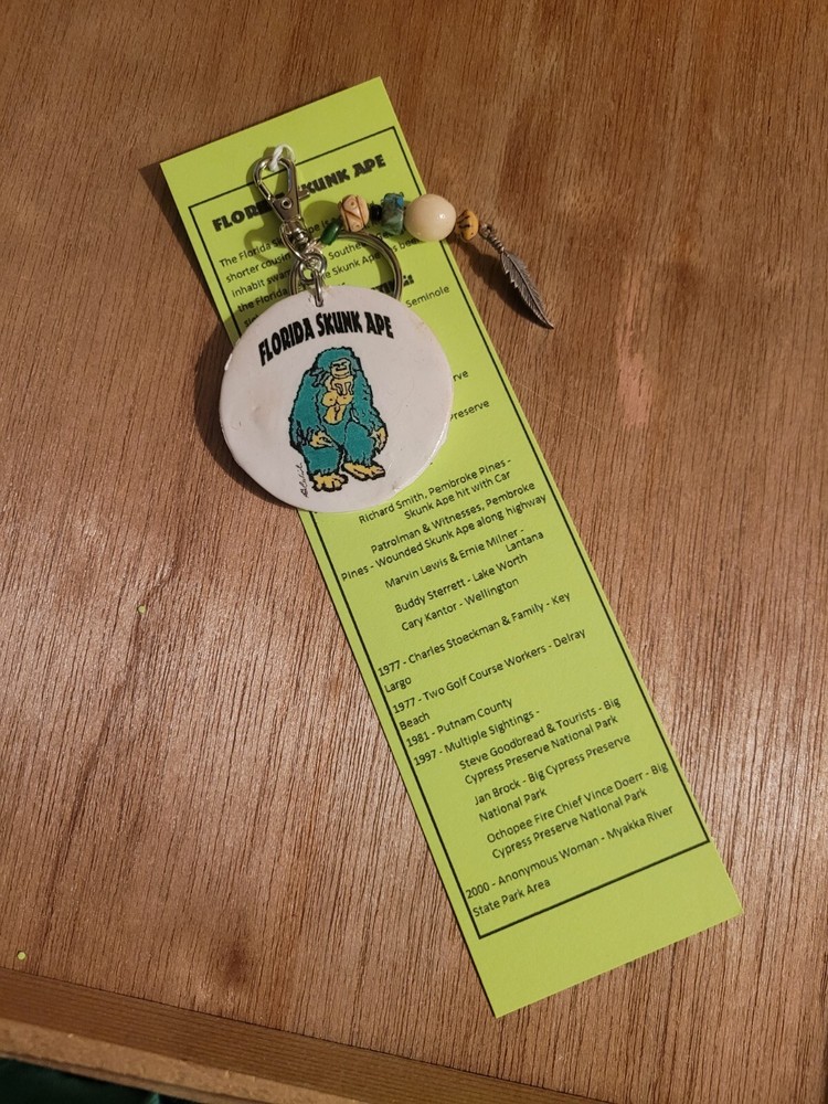 Florida Skunk Ape Keychain w Glow Bead