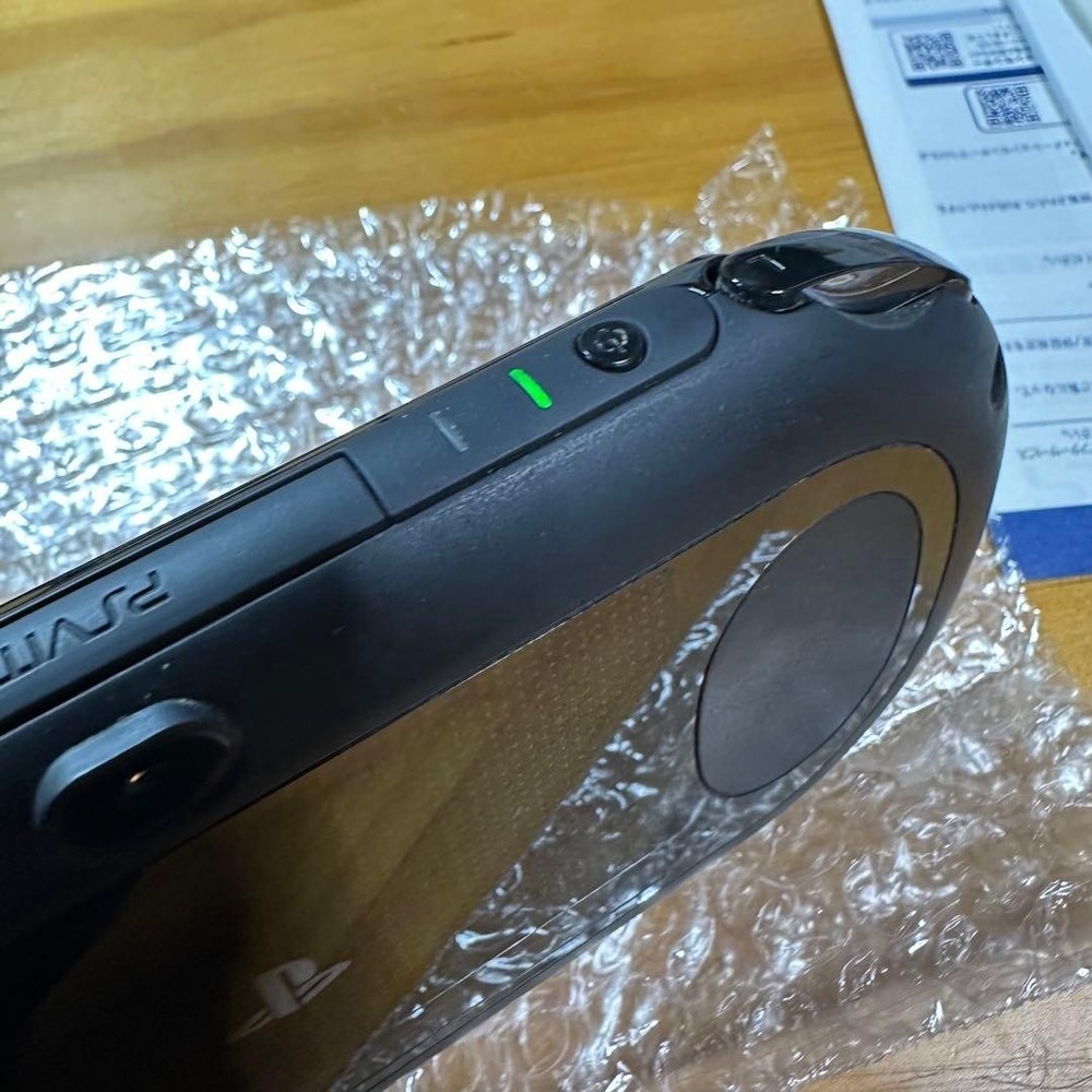 PSVita 2000 Console Black 5922 From Japan